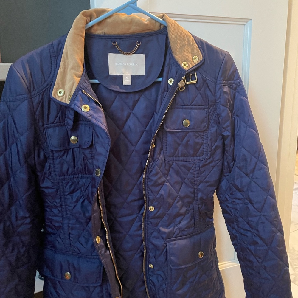 Women’s Banana Republic navy quilted jacket
